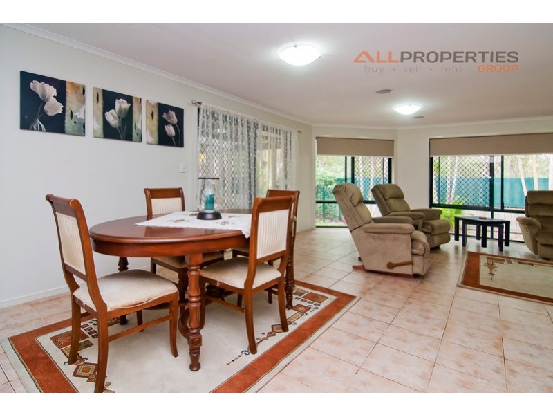 11 Chiswick Place, Forest Lake QLD 4078