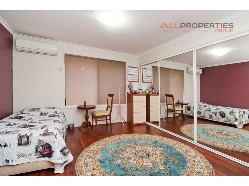 11 Chiswick Place, Forest Lake QLD 4078