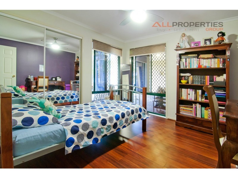 11 Chiswick Place, Forest Lake QLD 4078