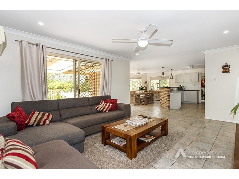 108 Chloe Drive, Munruben QLD 4125