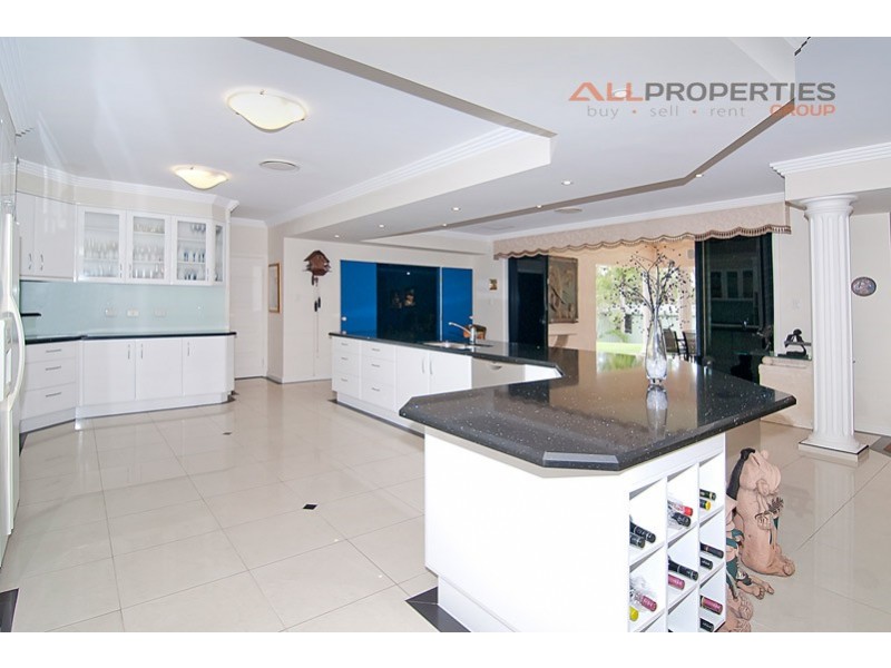 14 Feather Close, Forestdale QLD 4118