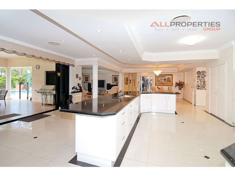 14 Feather Close, Forestdale QLD 4118