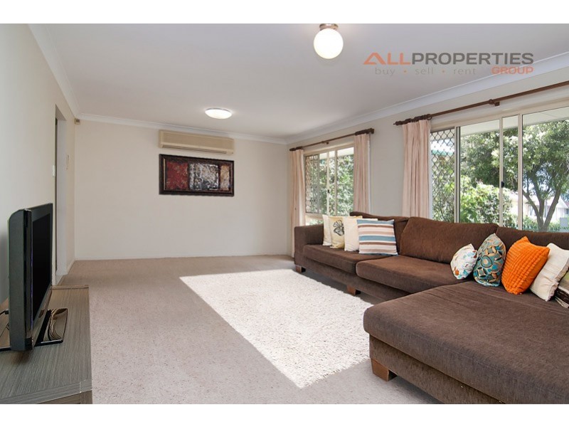 8 Solander Circuit, Forest Lake QLD 4078