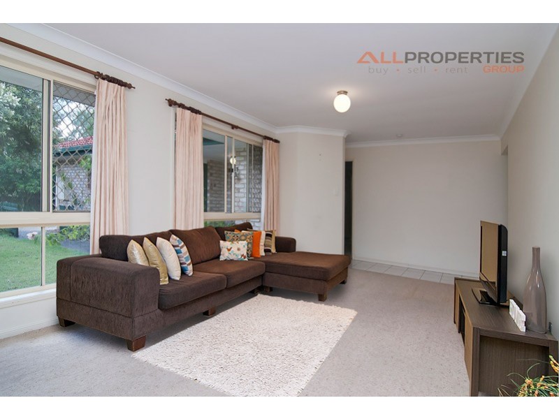 8 Solander Circuit, Forest Lake QLD 4078