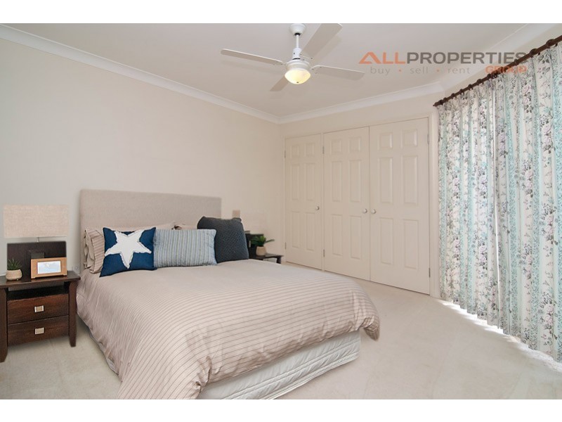 8 Solander Circuit, Forest Lake QLD 4078