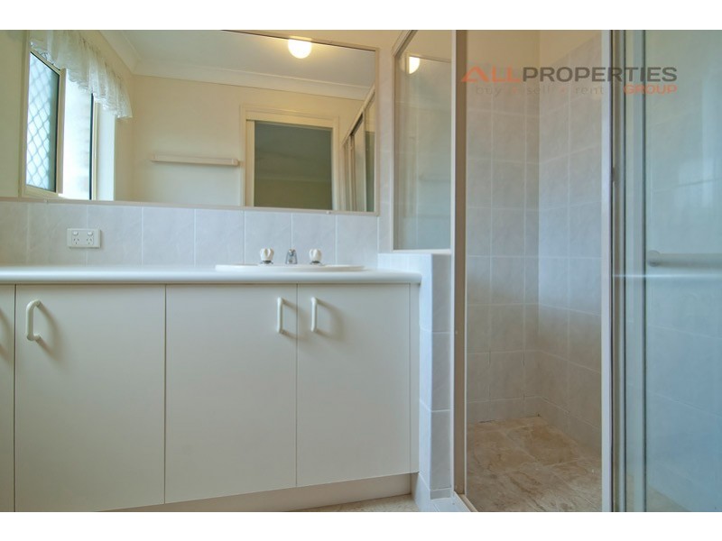 8 Solander Circuit, Forest Lake QLD 4078