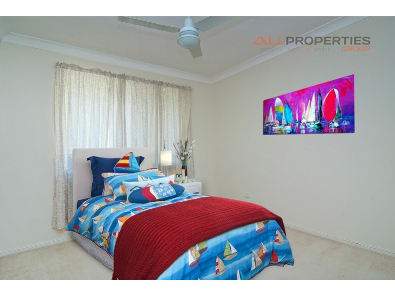 8 Solander Circuit, Forest Lake QLD 4078