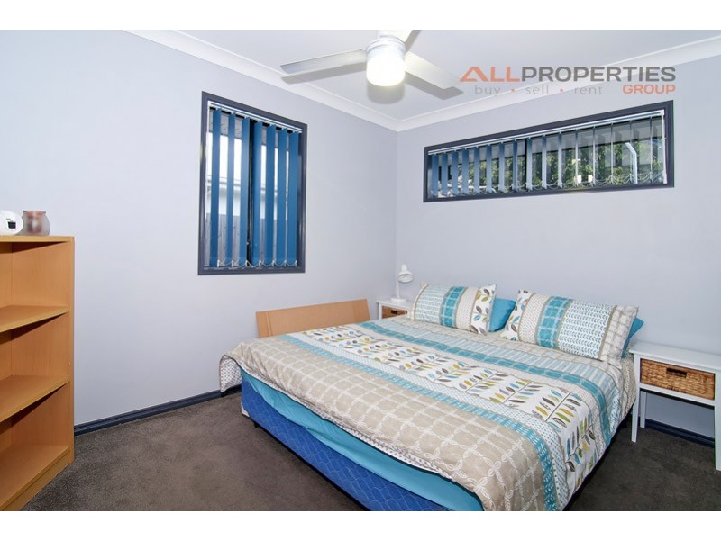 27 Sandalwood Street, Heathwood QLD 4110