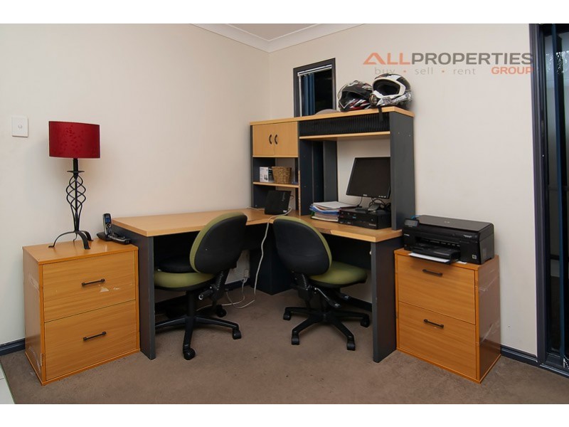 27 Sandalwood Street, Heathwood QLD 4110