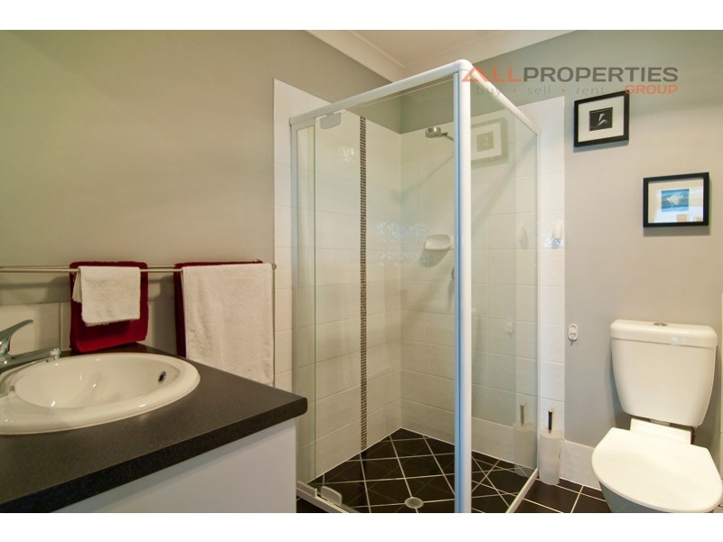 2 Tenielle Street, Boronia Heights QLD 4124