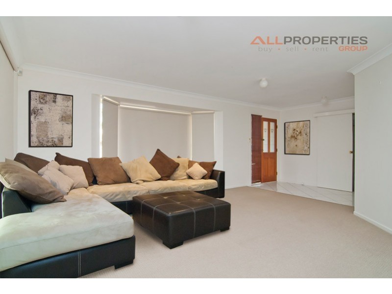 128 Flinders Crescent, Forest Lake QLD 4078