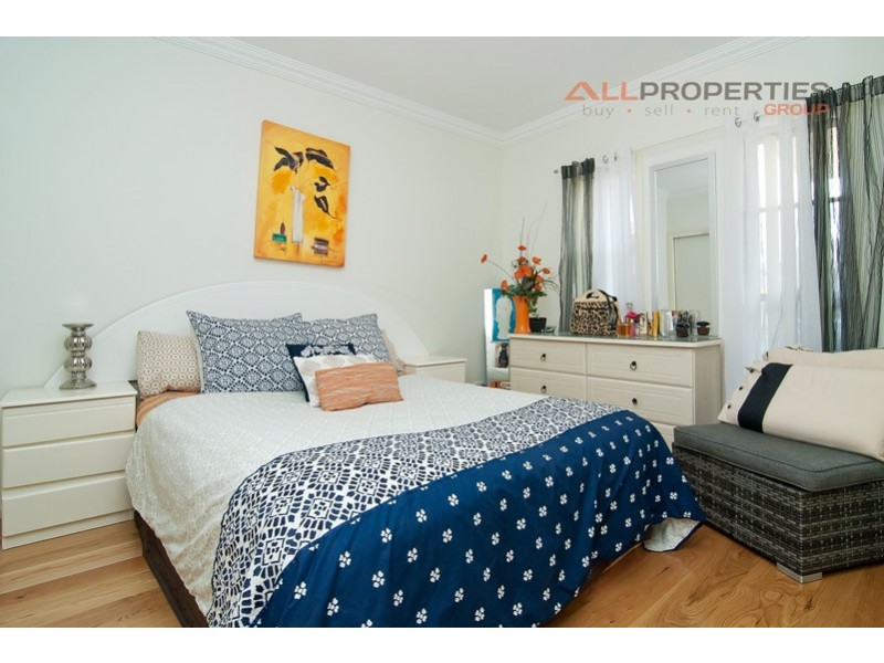 30 Maryland Drive, Regents Park QLD 4118