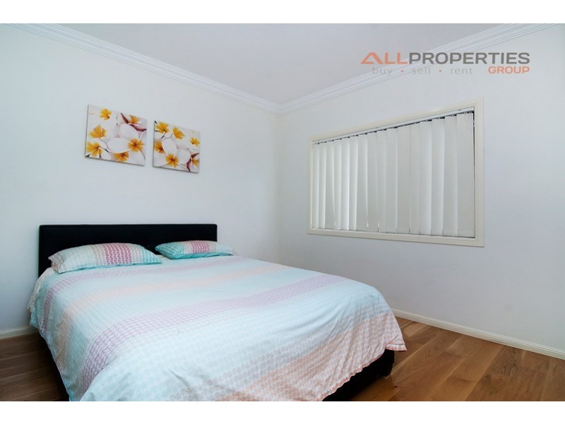 30 Maryland Drive, Regents Park QLD 4118