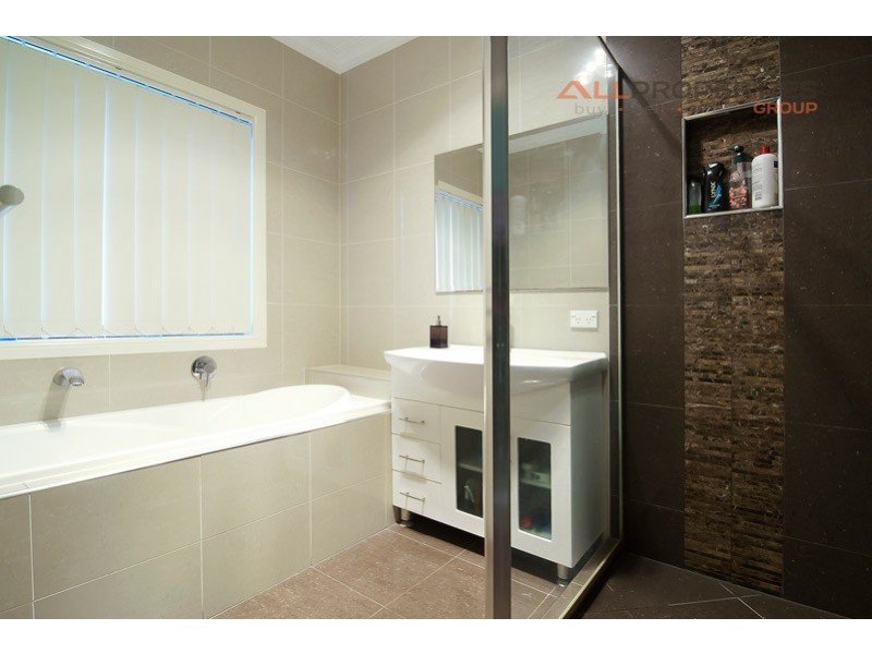 30 Maryland Drive, Regents Park QLD 4118