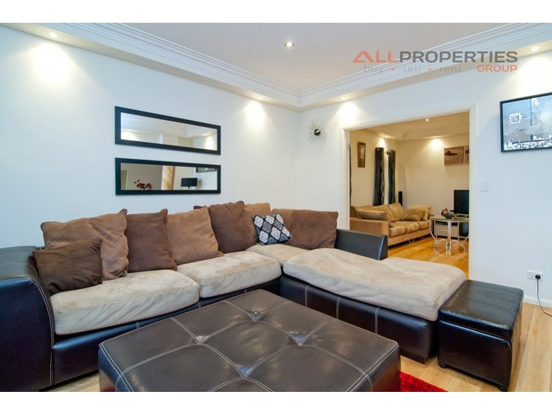 30 Maryland Drive, Regents Park QLD 4118