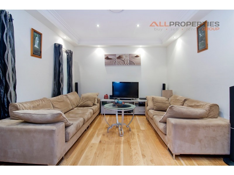 30 Maryland Drive, Regents Park QLD 4118