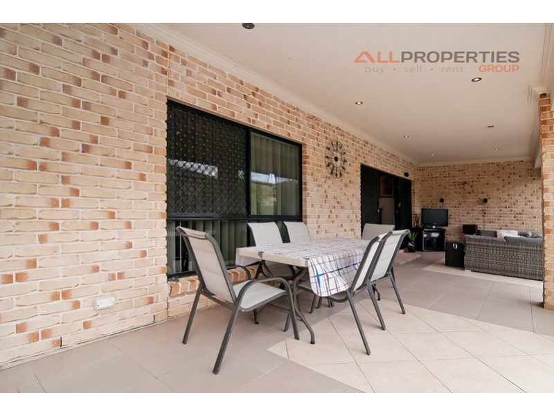 30 Maryland Drive, Regents Park QLD 4118