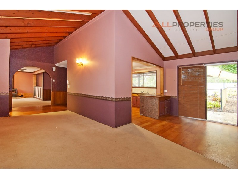 4 LETITIA STREET, Regents Park QLD 4118