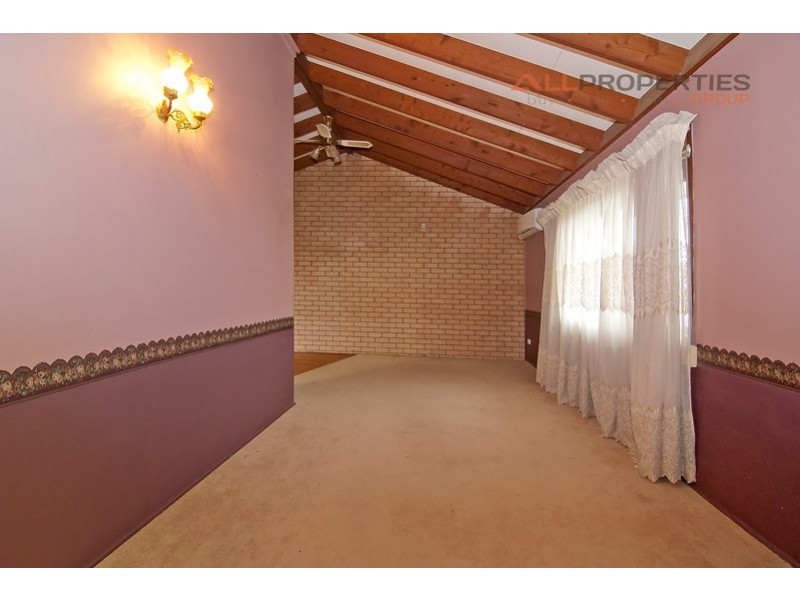 4 LETITIA STREET, Regents Park QLD 4118