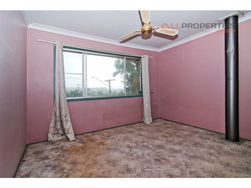 4 LETITIA STREET, Regents Park QLD 4118