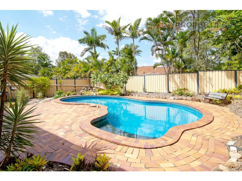 4 LETITIA STREET, Regents Park QLD 4118