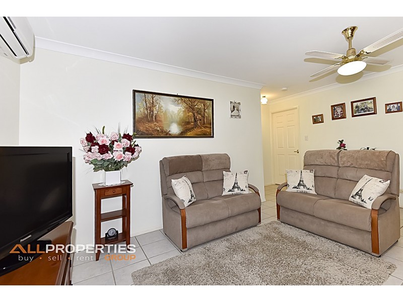 4 GLEDITSIA CLOSE, Regents Park QLD 4118