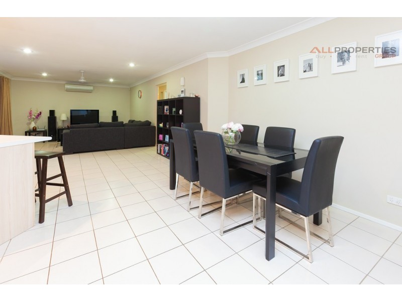 11 Pebbles Ct, Berrinba QLD 4117