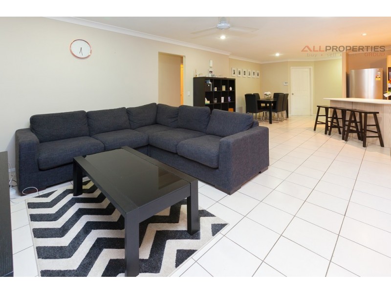 11 Pebbles Ct, Berrinba QLD 4117