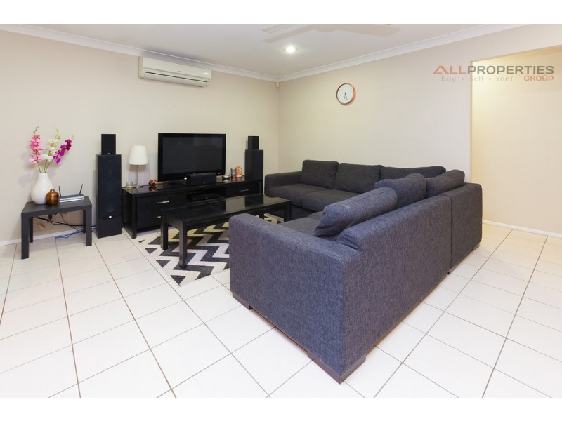 11 Pebbles Ct, Berrinba QLD 4117