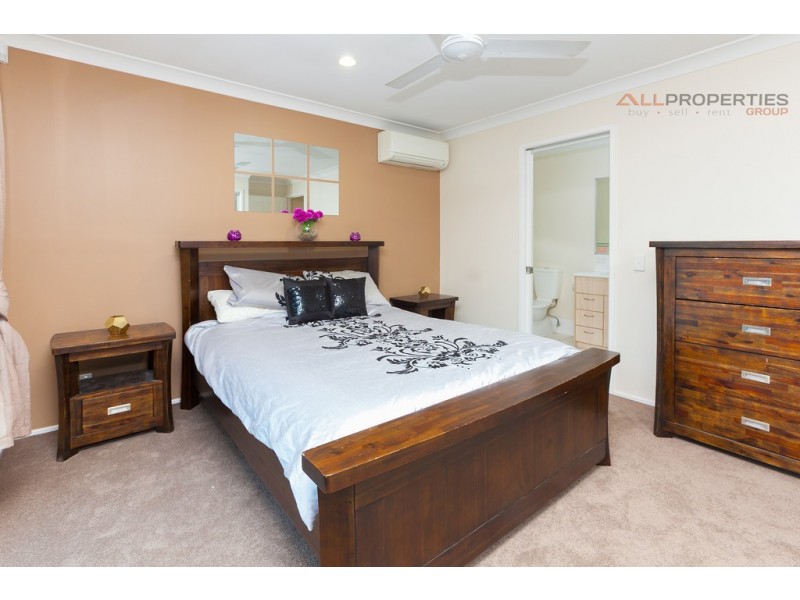 11 Pebbles Ct, Berrinba QLD 4117