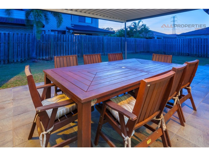 11 Pebbles Ct, Berrinba QLD 4117