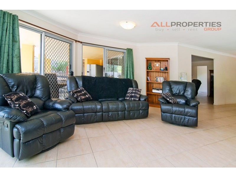 61 Rokeby Drive, Parkinson QLD 4115