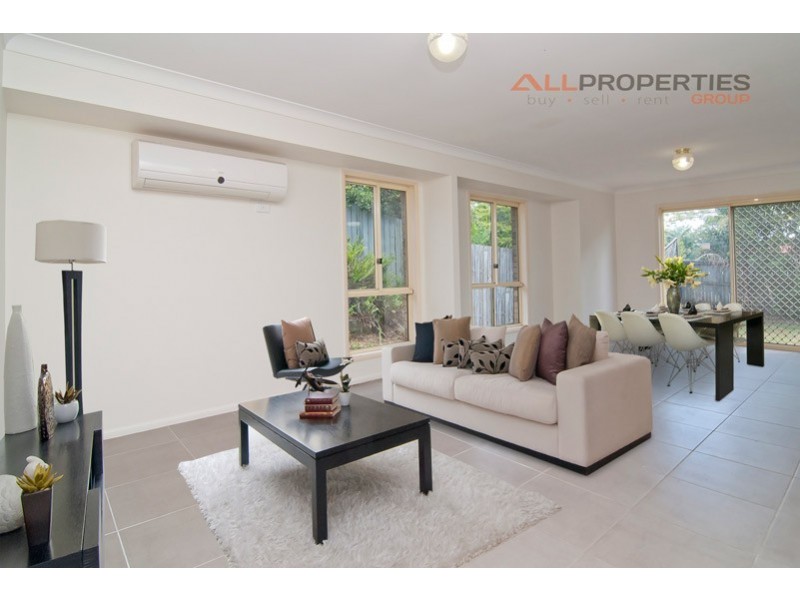 52 Solander Cct, Forest Lake QLD 4078