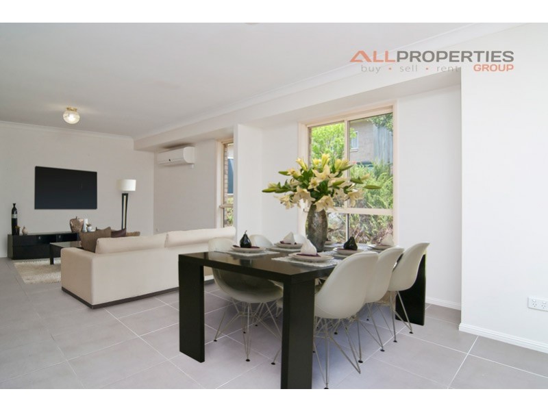 52 Solander Cct, Forest Lake QLD 4078