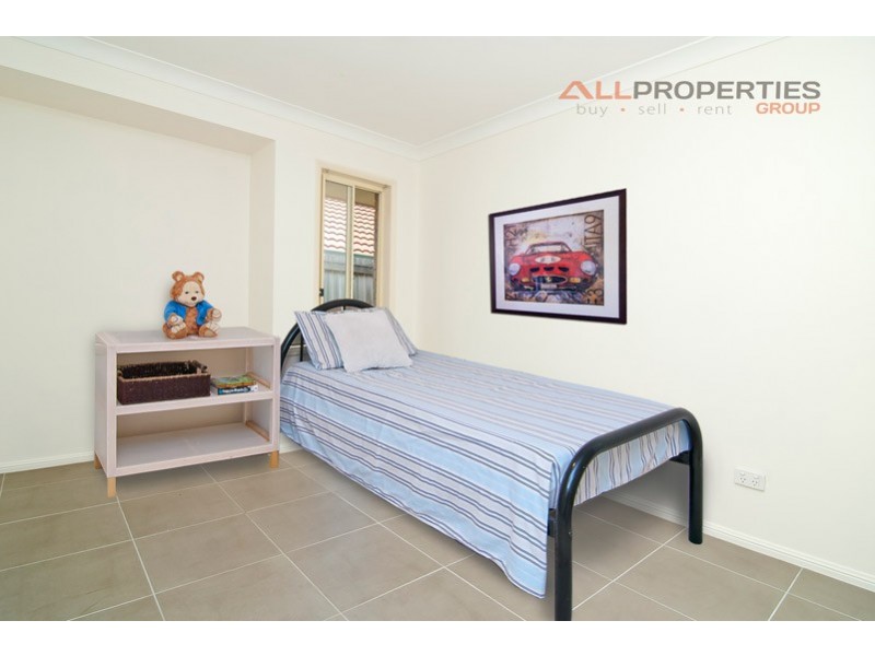 52 Solander Cct, Forest Lake QLD 4078