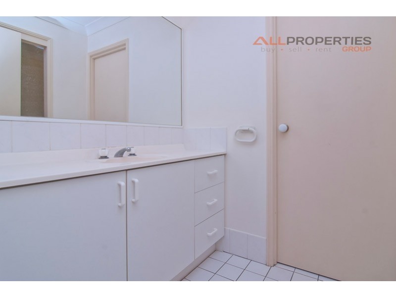 52 Solander Cct, Forest Lake QLD 4078