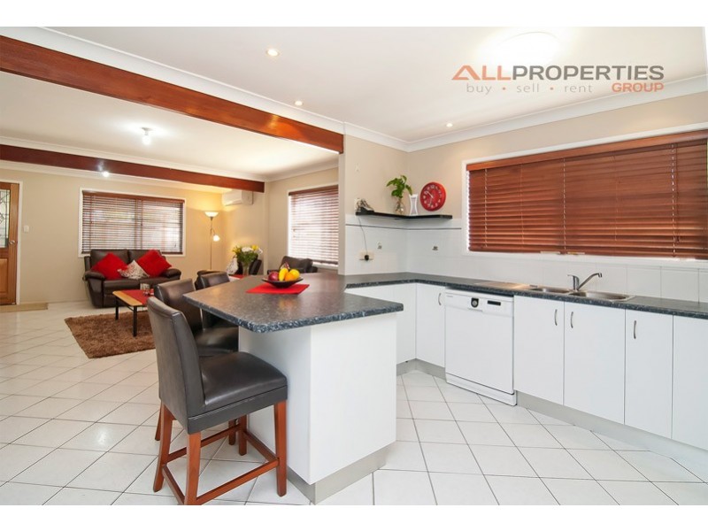 11 Wentworth Tce, Boronia Heights QLD 4124
