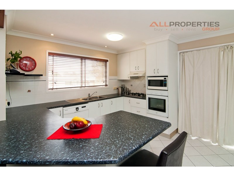11 Wentworth Tce, Boronia Heights QLD 4124