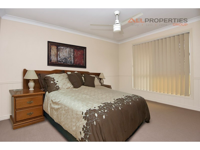 33 Blue Gum Drive, Marsden QLD 4132