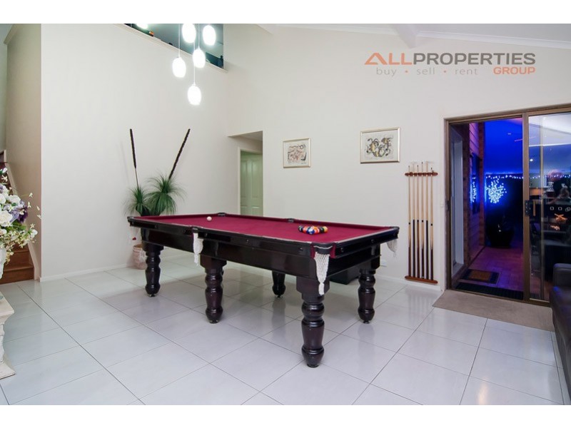 21 OWENS CRESCENT, Regents Park QLD 4118