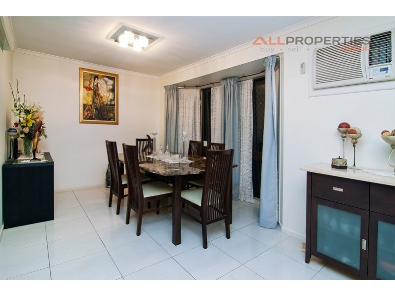 21 OWENS CRESCENT, Regents Park QLD 4118