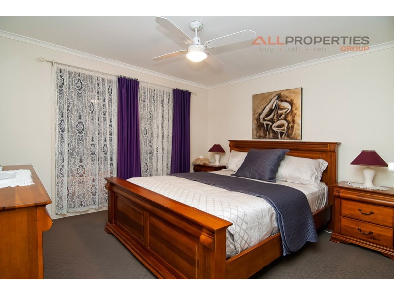 21 OWENS CRESCENT, Regents Park QLD 4118