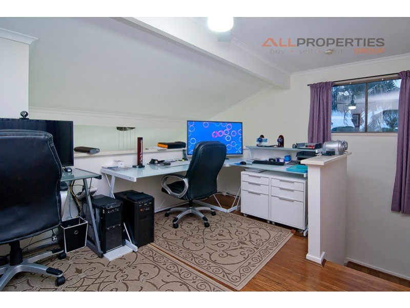 21 OWENS CRESCENT, Regents Park QLD 4118
