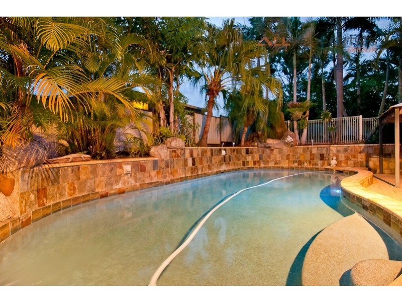 21 OWENS CRESCENT, Regents Park QLD 4118