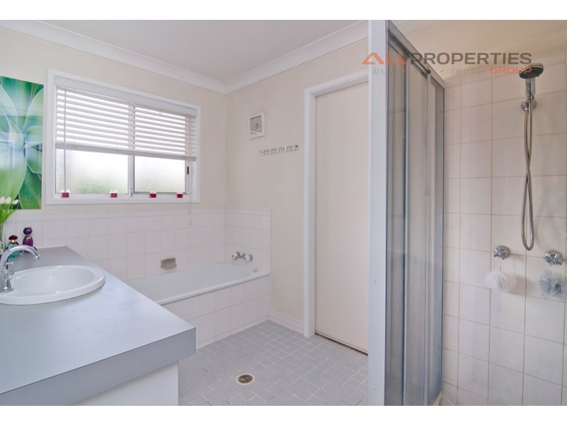 104 Flinders Crescent, Boronia Heights QLD 4124