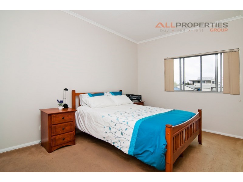 14/1 McNaughton St, Redcliffe QLD 4020