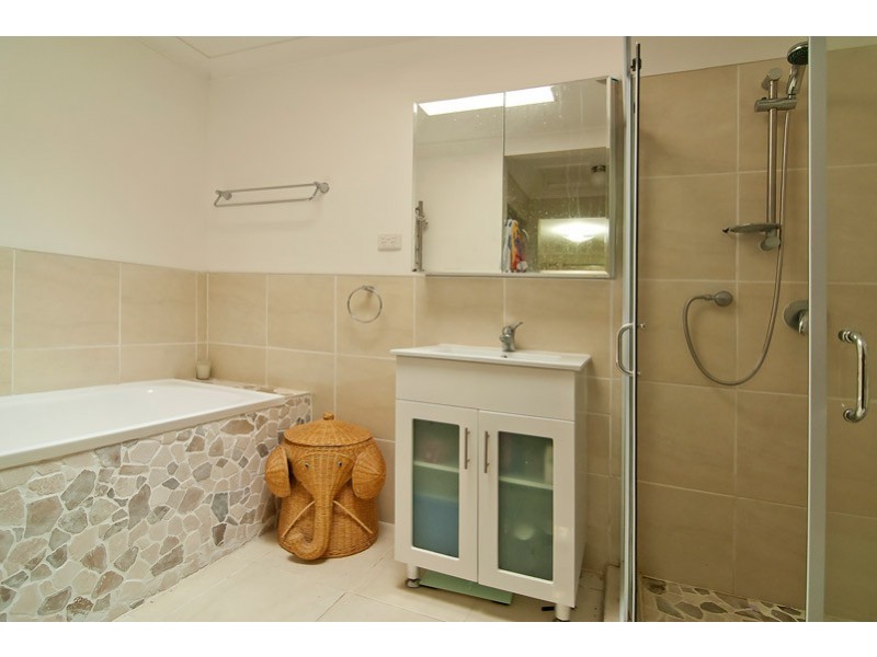 33 Teasel Cr, Forest Lake QLD 4078