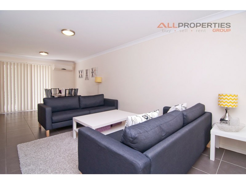 2/1 Emerald Drive, Regents Park QLD 4118