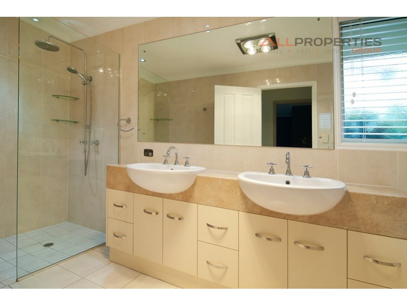 10 HOLMES CT, Browns Plains QLD 4118