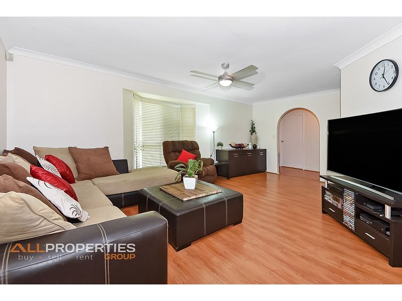 6 SOLANDRA CCT, Regents Park QLD 4118